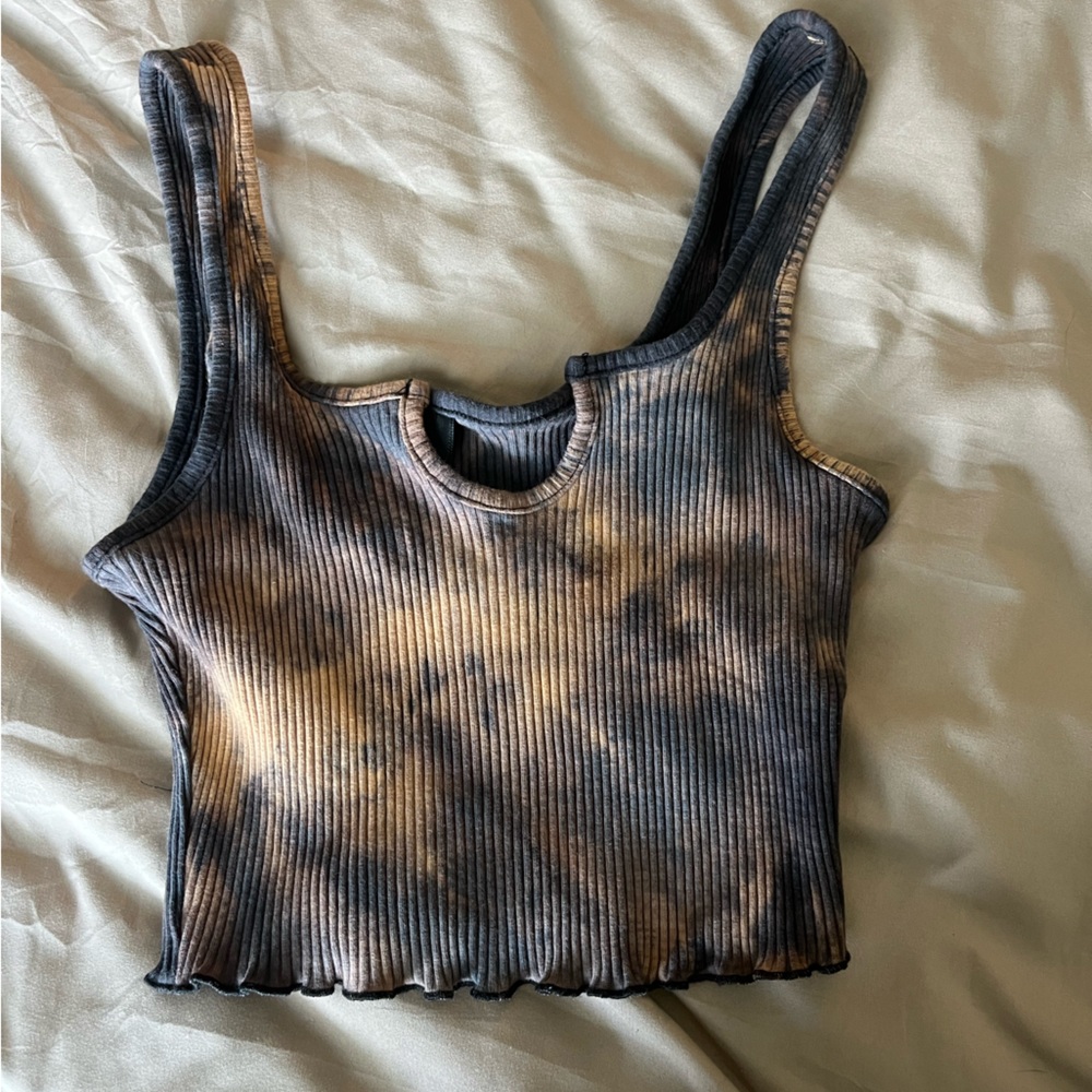 Black and gold tank crop top